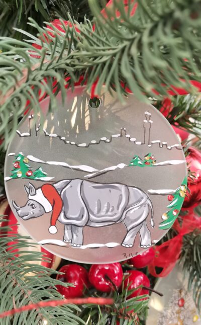 Palla in vetro sabbiato dipinta a mano con rinoceronte